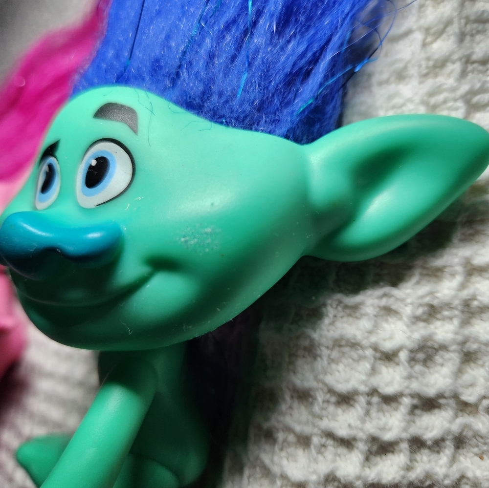 Troll Figurine Set - Pink, Blue, White Hair Mini Dolls 2015 - Picture 4 of 10